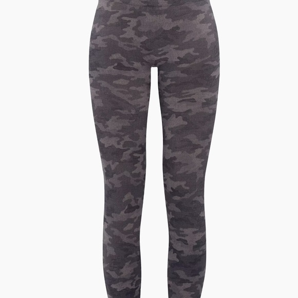 - Spanx Look at Me Now Seamless Leggings XS - Picture 7 of 7